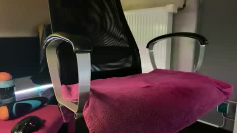 mies35 online show from September 17, 2025, 6:31 pm