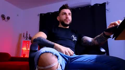 MightyAaron online show from October 26, 2025, 5:02 am