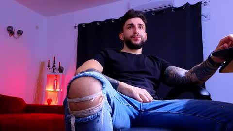 MightyAaron online show from November 18, 2025, 3:27 pm