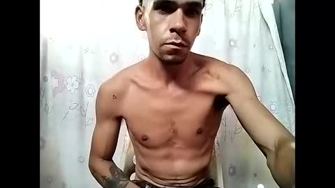 Snapshot of miguel_angelxxx chatting on February 5, 2026, 12:21 pm miguel online show from February 5, 2026, 12:21 pm