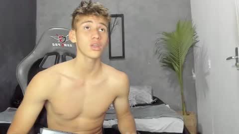 Snapshot of miguel_hz chatting on December 2, 2024, 1:46 pm Miguel Hernandez online show from December 2, 2024, 1:46 pm