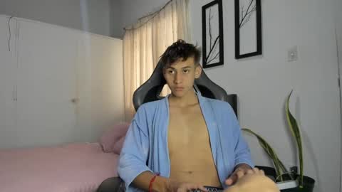 Snapshot of miguel_hz chatting on January 18, 2025, 2:12 pm Miguel Hernandez online show from January 18, 2025, 2:12 pm