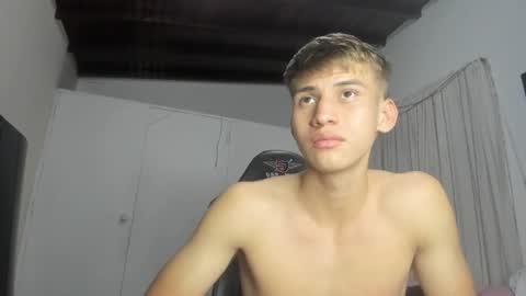 Snapshot of miguel_hz chatting on March 4, 2025, 7:43 pm Miguel Hernandez online show from March 4, 2025, 7:43 pm