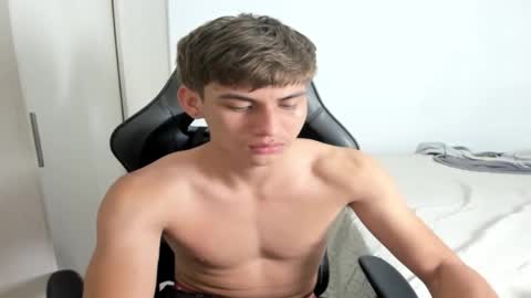 Snapshot of miguel_hz chatting on September 29, 2025, 1:27 pm Miguel Hernandez online show from September 29, 2025, 1:27 pm