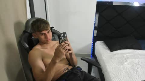 Miguel Hernandez online show from April 28, 2026, 11:43 pm