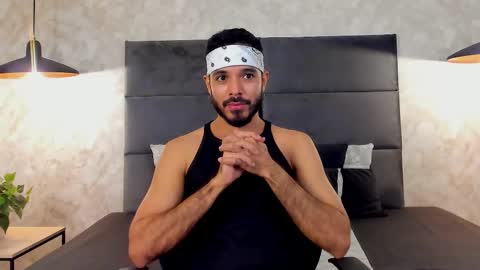 miguelsanfrancisco online show from October 4, 2025, 2:37 pm