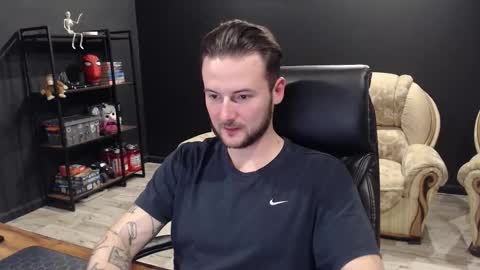 Misha Winchester online show from November 7, 2025, 2:50 pm