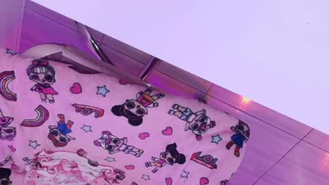 Miia  online show from April 17, 2026, 11:02 am