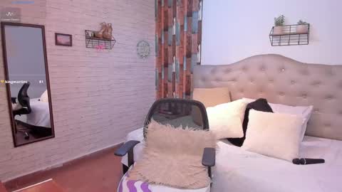 Snapshot of miia_jhones16 chatting on January 23, 2025, 5:45 am Mia Jhones online show from January 23, 2025, 5:45 am