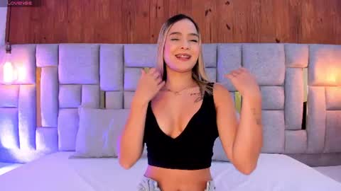 Snapshot of miia_reeves_ chatting on June 22, 2026, 12:13 pm Mia online show from June 22, 2026, 12:13 pm