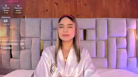 Snapshot of miia_reeves_ chatting on July 6, 2026, 3:03 pm Mia online show from July 6, 2026, 3:03 pm