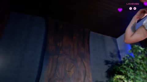 miia_sttone online show from May 9, 2026, 4:23 pm