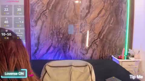 Mia collins online show from November 28, 2025, 3:04 pm