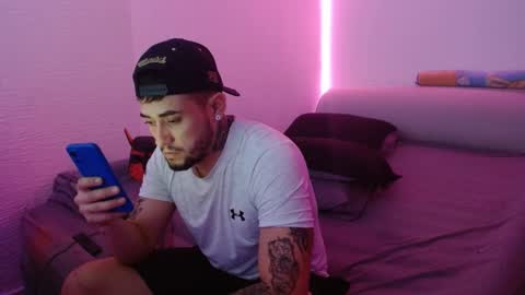 Snapshot of miialiiam0 chatting on January 9, 2025, 4:52 am Mia and Liam online show from January 9, 2025, 4:52 am