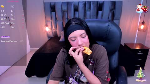 Snapshot of miichael_black chatting on December 20, 2024, 9:06 pm Michael Black online show from December 20, 2024, 9:06 pm