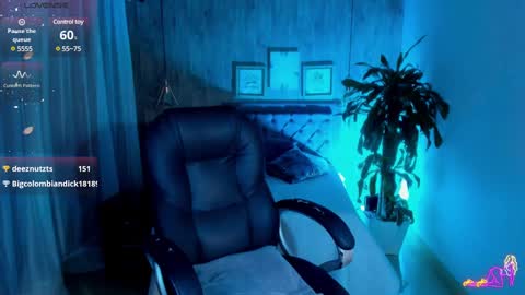 Snapshot of miichael_black chatting on January 28, 2025, 7:00 pm Michael Black online show from January 28, 2025, 7:00 pm