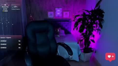 Snapshot of miichael_black chatting on February 27, 2025, 3:15 pm Michael Black online show from February 27, 2025, 3:15 pm