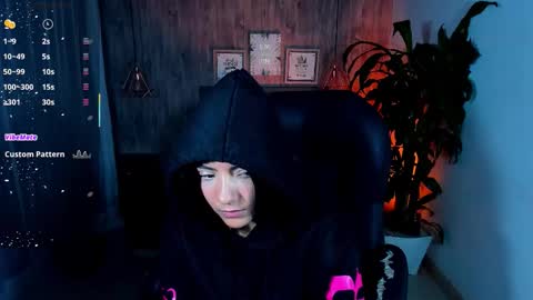 Snapshot of miichael_black chatting on October 16, 2025, 12:55 am Michael Black online show from October 16, 2025, 12:55 am