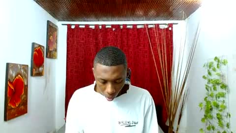 Snapshot of miilo18 chatting on May 13, 2026, 5:43 pm milo online show from May 13, 2026, 5:43 pm