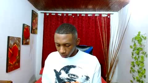 Snapshot of miilo18 chatting on May 19, 2026, 6:47 pm milo online show from May 19, 2026, 6:47 pm