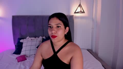 miiss_greyy online show from February 10, 2025, 11:55 pm