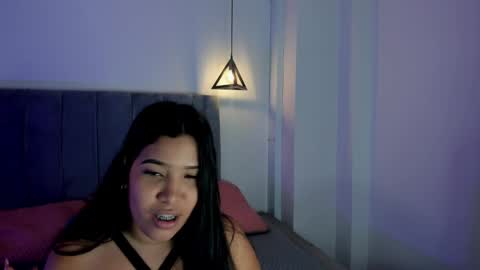 miiss_greyy online show from March 3, 2025, 7:28 pm