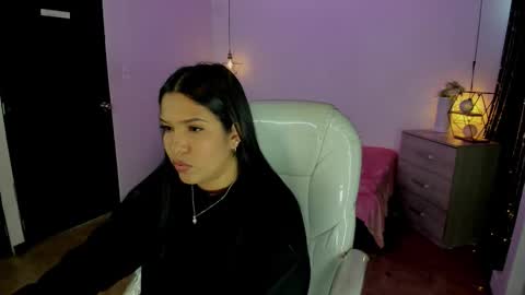 miiss_greyy online show from October 9, 2025, 11:52 am