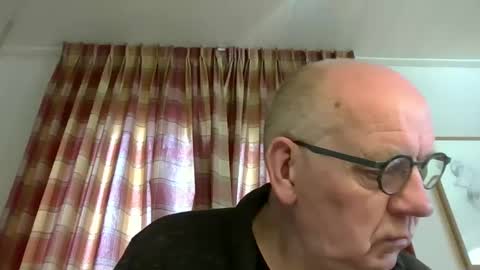 mik online show from May 22, 2026, 6:31 am