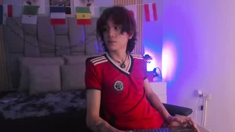 Mika  Milo. online show from June 25, 2026, 5:12 am