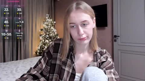 Mika online show from December 18, 2025, 11:33 pm