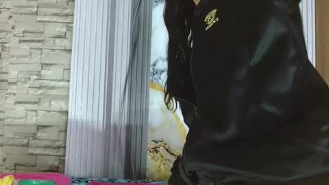 mikaela303av online show from November 17, 2025, 3:34 am