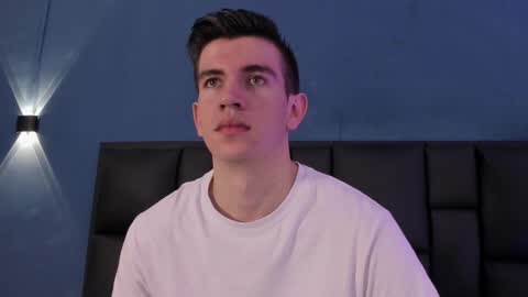 mikael online show from November 2, 2025, 10:12 pm