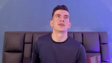 mikael online show from January 18, 2026, 6:39 am