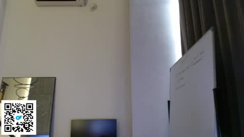 Mikamilkies online show from May 26, 2026, 10:33 am