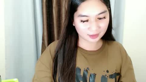 Kyla online show from November 17, 2025, 5:52 pm