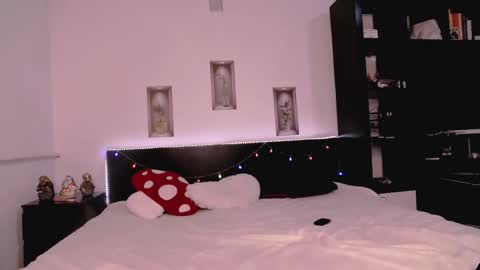 mikaylaraven online show from December 21, 2025, 4:19 am