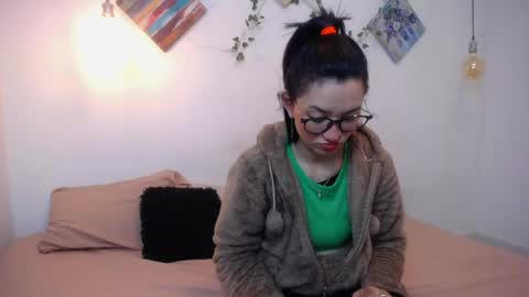 Snapshot of mikaza_akerman chatting on May 13, 2026, 12:46 pm mikaza online show from May 13, 2026, 12:46 pm