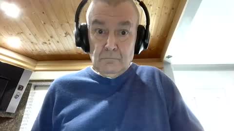 mike26051 online show from November 19, 2025, 1:22 pm