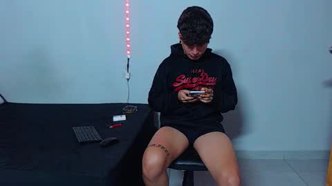 Mike IMDEPENDIENT MODEL online show from October 12, 2025, 4:22 am