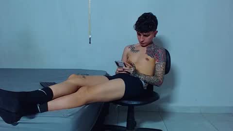 Mike IMDEPENDIENT MODEL online show from December 19, 2025, 3:52 pm