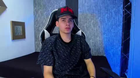 Mike 0233 online show from December 16, 2025, 4:39 am