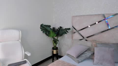 Mike Belle online show from December 11, 2024, 10:38 pm