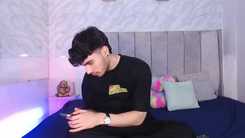 Snapshot of mike_collim chatting on January 6, 2025, 9:43 pm Mike online show from January 6, 2025, 9:43 pm