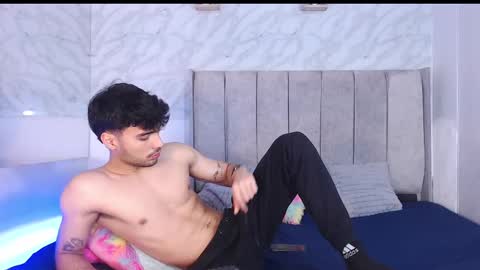 Snapshot of mike_collim chatting on January 7, 2025, 5:53 pm Mike online show from January 7, 2025, 5:53 pm