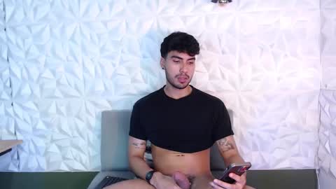 Snapshot of mike_collim chatting on January 10, 2025, 8:59 pm Mike online show from January 10, 2025, 8:59 pm