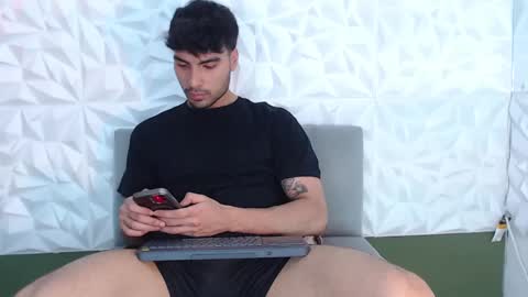 Snapshot of mike_collim chatting on January 22, 2025, 6:41 pm Mike online show from January 22, 2025, 6:41 pm