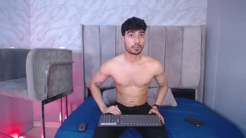 Snapshot of mike_collim chatting on January 27, 2025, 4:43 pm Mike online show from January 27, 2025, 4:43 pm