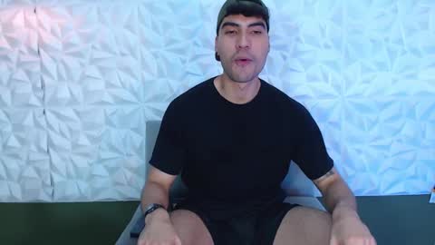 Snapshot of mike_collim chatting on January 30, 2025, 6:54 pm Mike online show from January 30, 2025, 6:54 pm