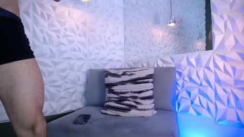 Snapshot of mike_collim chatting on February 4, 2025, 6:38 pm Mike online show from February 4, 2025, 6:38 pm