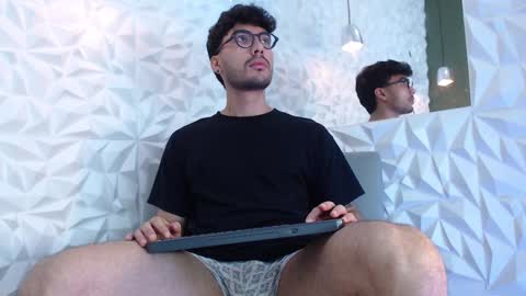 Snapshot of mike_collim chatting on February 10, 2025, 5:41 pm Mike online show from February 10, 2025, 5:41 pm